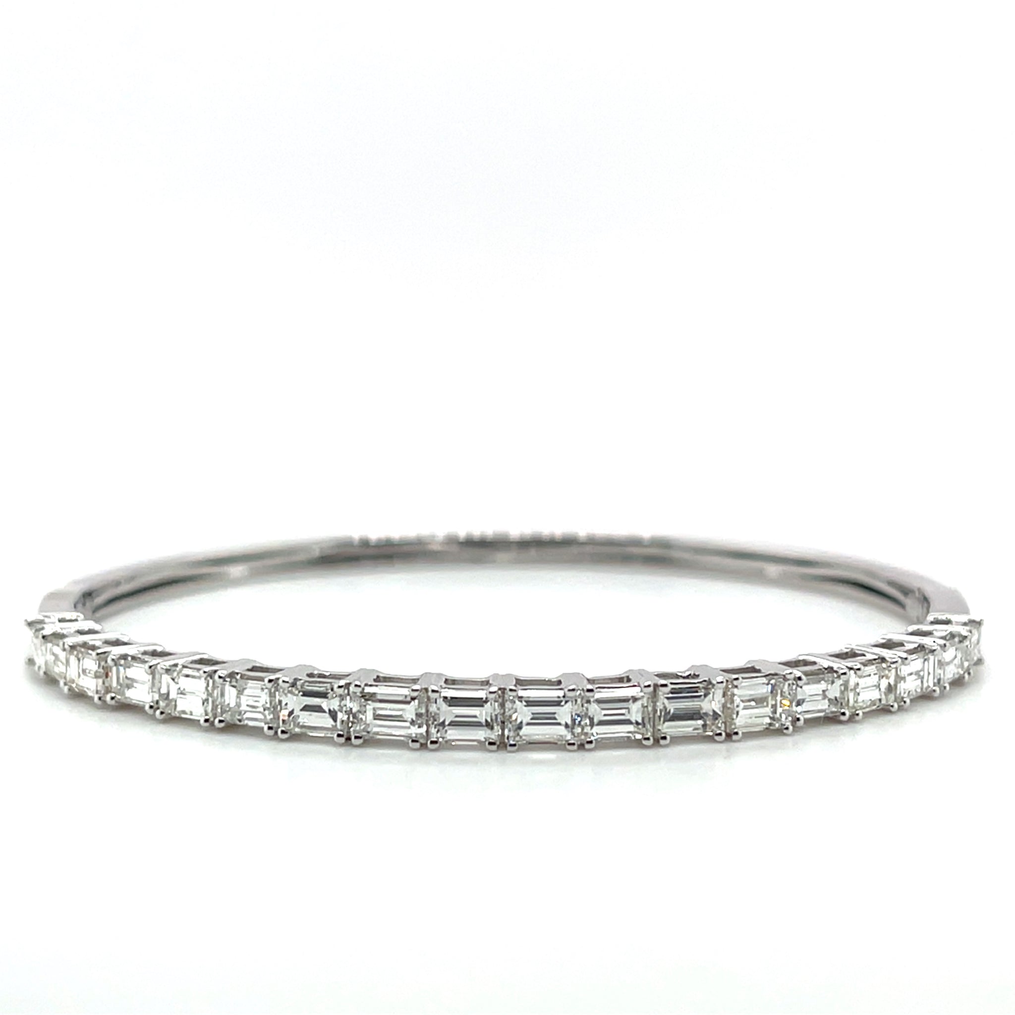 18k White Gold Emerald Cut Diamond Bangle Bracelet